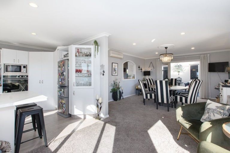 Photo of property in 5 Downing Place, Welcome Bay, Tauranga, 3112