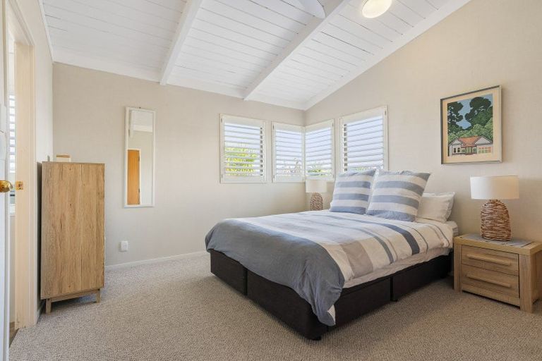 Photo of property in 202 Beverley Terrace, Whangamata, 3620