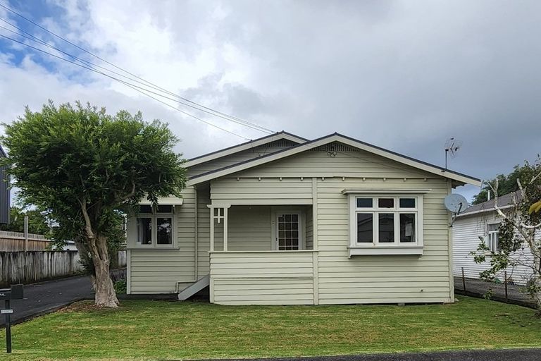 Photo of property in 8 Formby Avenue, Point Chevalier, Auckland, 1022