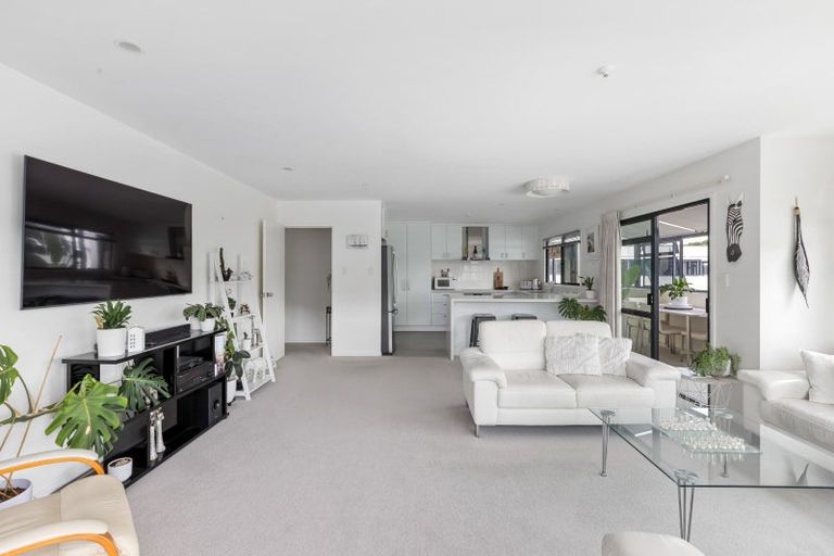 Photo of property in 15e Puriri Avenue, Orewa, 0931