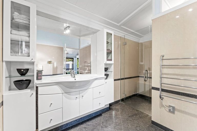 Photo of property in 84 Brick Bay Drive, Sandspit, Warkworth, 0982