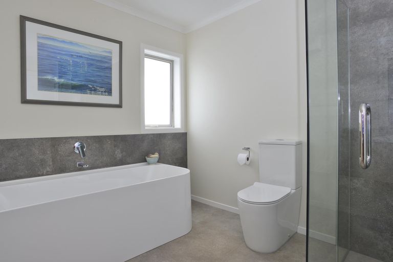 Photo of property in 64 Feist Street, Carterton, 5713