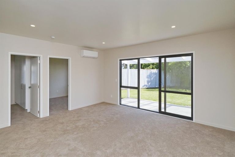 Photo of property in 2/141 Peverel Street, Riccarton, Christchurch, 8041