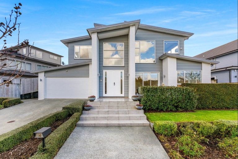Photo of property in 14 Tauwaka Crescent, Riverhead, 0820