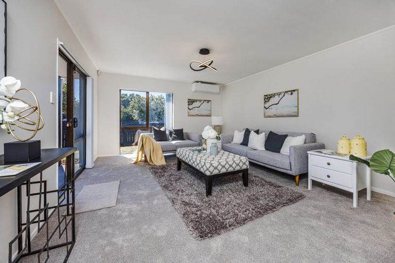 Photo of property in 3/48 Taitimu Drive, Weymouth, Auckland, 2103