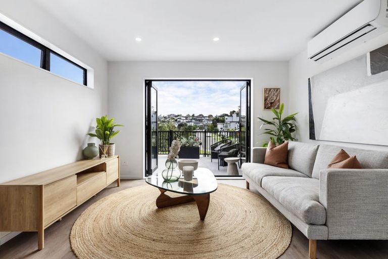 Photo of property in 11/10 Ngaroma House Drive, Hobsonville, Auckland, 0616