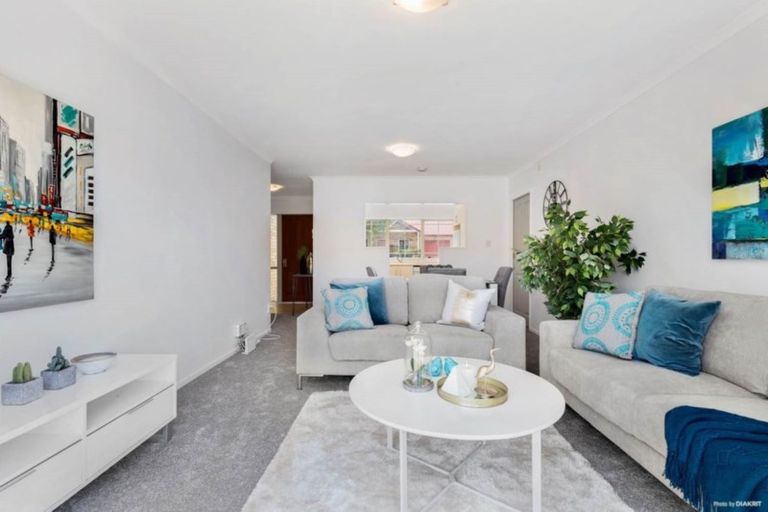 Photo of property in 8 Kilmarnock Avenue, Ranui, Auckland, 0612