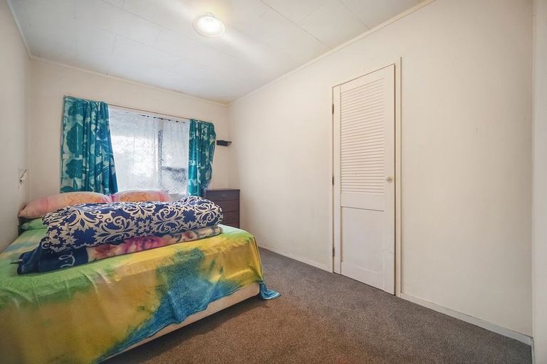Photo of property in 70 Burundi Avenue, Clendon Park, Auckland, 2103