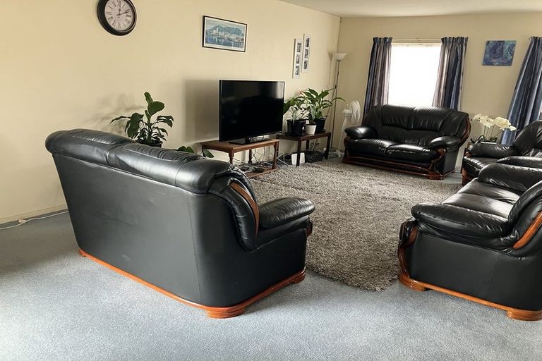 Photo of property in 21 Ballymore Drive, Pinehill, Auckland, 0632