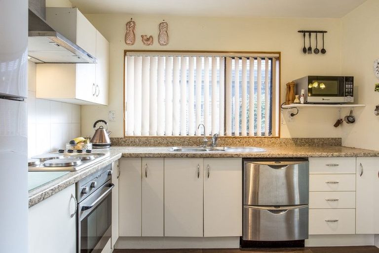 Photo of property in 11 Pengelly Place, Parakai, 0830