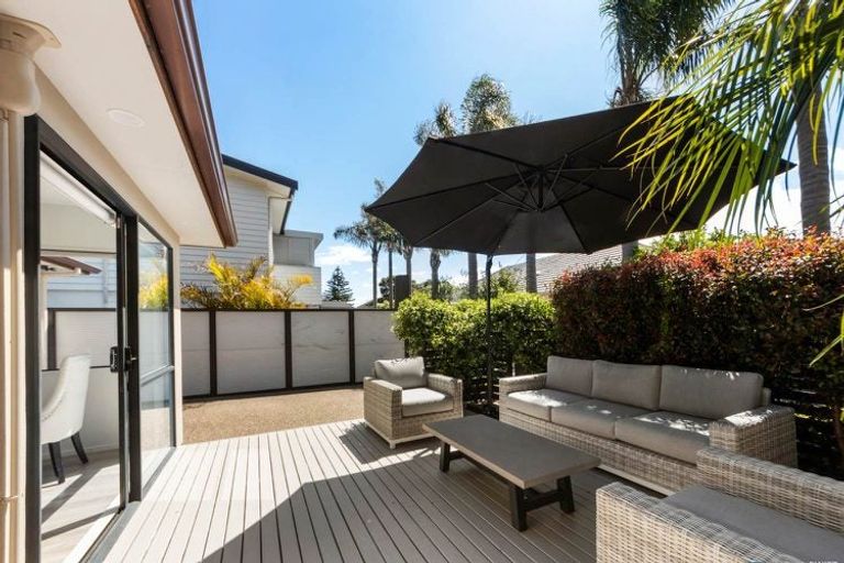 Photo of property in 2/33 Hattaway Avenue, Bucklands Beach, Auckland, 2012