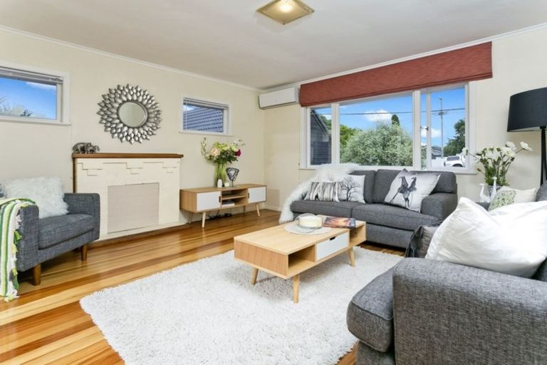 Photo of property in 2/22 Hart Road, Hauraki, Auckland, 0622