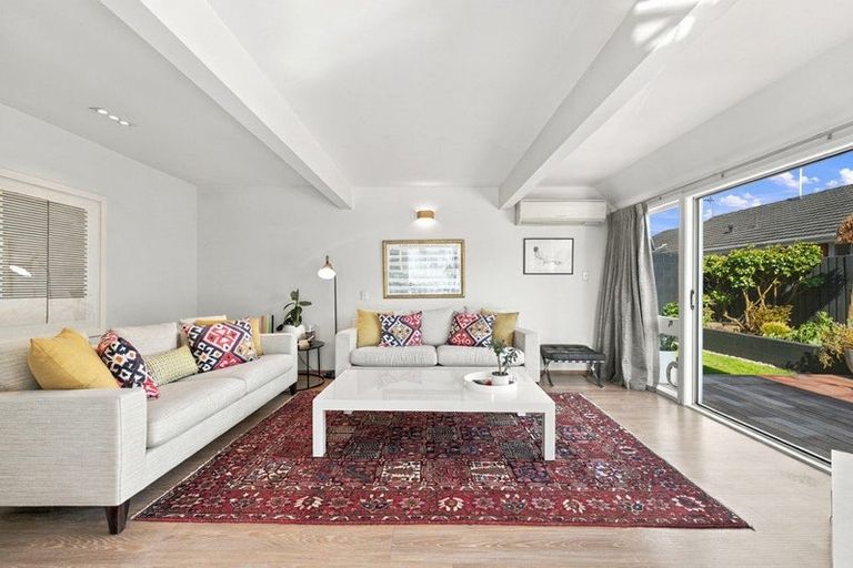 Photo of property in 76b Memorial Avenue, Ilam, Christchurch, 8053