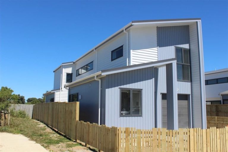 Photo of property in 37 Tapuwae Way, Mangere Bridge, Auckland, 2022