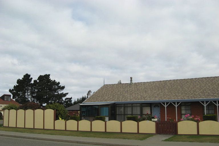 Photo of property in 1 Salisbury Crescent, Oamaru North, Oamaru, 9400