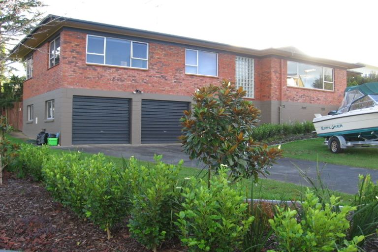 Photo of property in 15 Wynn Place, Howick, Auckland, 2014