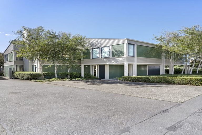 Photo of property in 96 Hill Street, Thorndon, Wellington, 6011