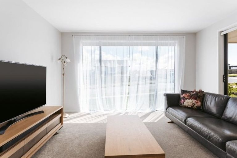 Photo of property in 22 Stingray Drive, Omokoroa, 3114