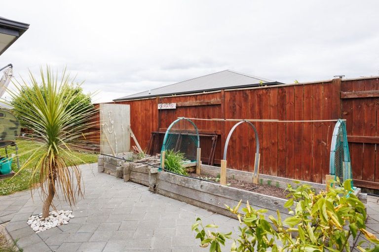 Photo of property in 35 Pegasus Place, Kelvin Grove, Palmerston North, 4414