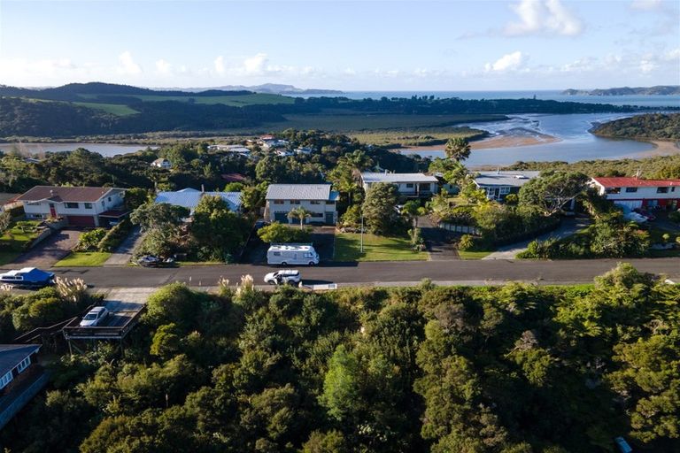 Photo of property in 35 Goffe Drive, Haruru, 0204