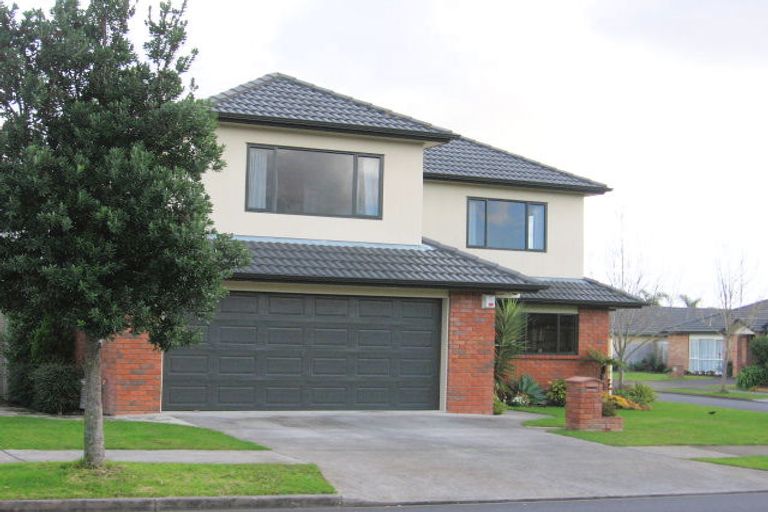 Photo of property in 17 Macnean Drive, East Tamaki Heights, Auckland, 2016