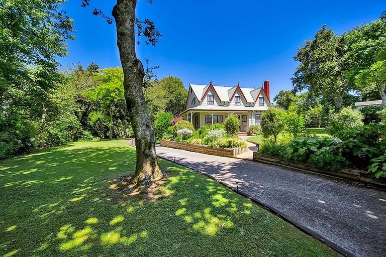 Photo of property in 27 Montjoy Street, Stratford, 4332