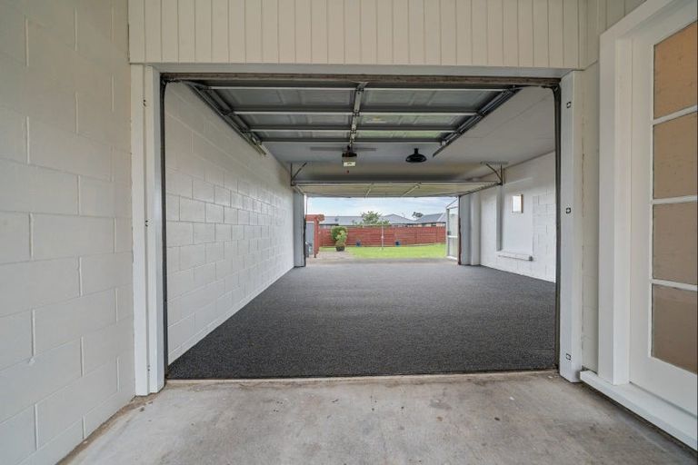 Photo of property in 19 Bronte Place, Whalers Gate, New Plymouth, 4310