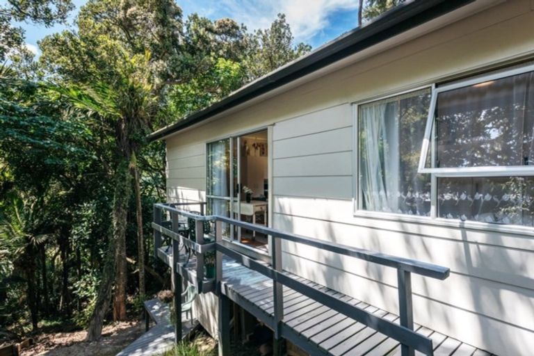 Photo of property in 7 Taraire Street, Ostend, Waiheke Island, 1081