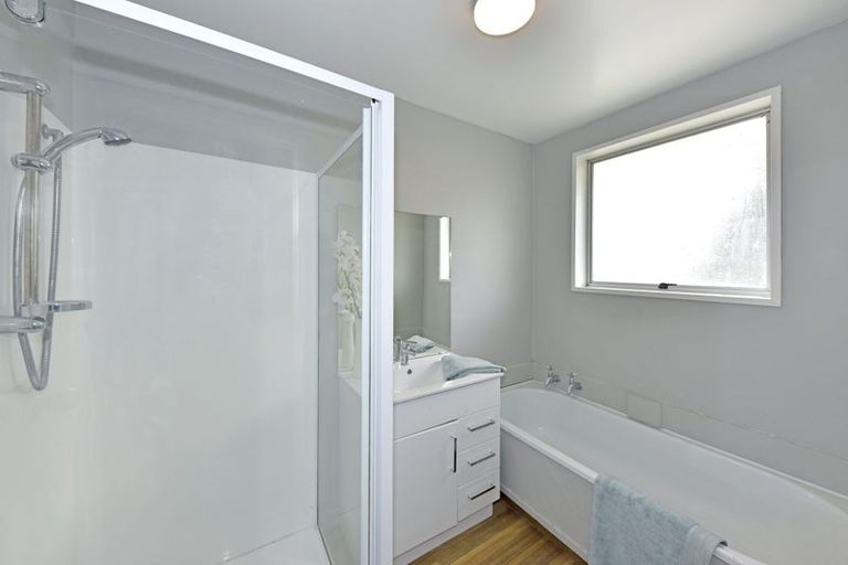 Photo of property in 17a Leonie Place, Aranui, Christchurch, 8061