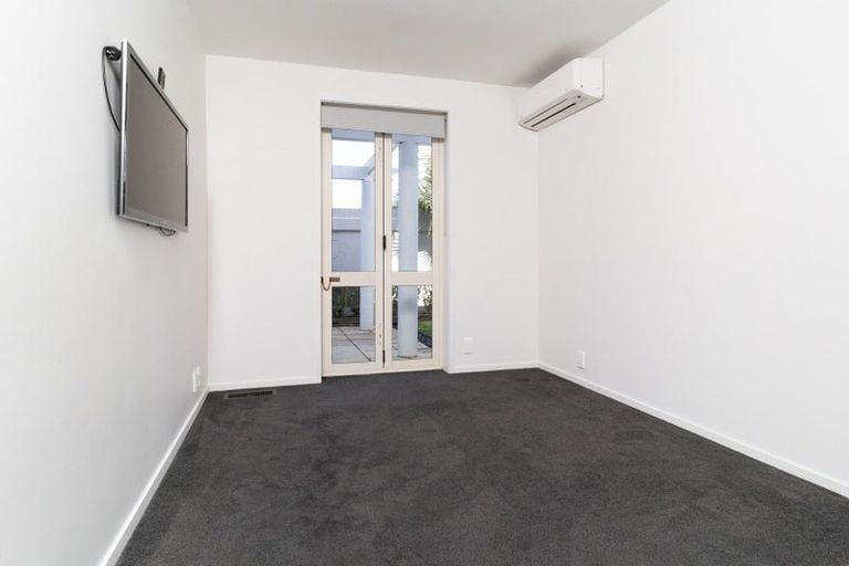 Photo of property in 1/2 Ocean View Road, Milford, Auckland, 0620