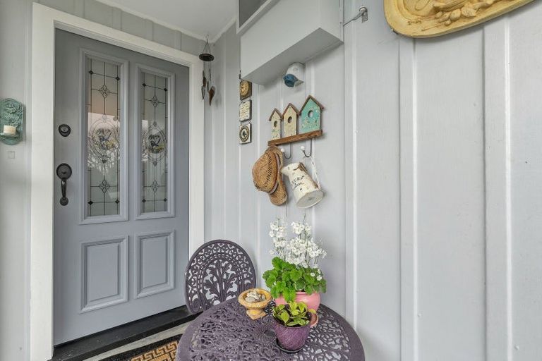 Photo of property in 21 Mills Street, Eltham, 4322