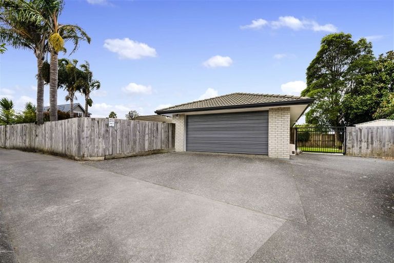 Photo of property in 18 Sample Road, Albany, Auckland, 0632