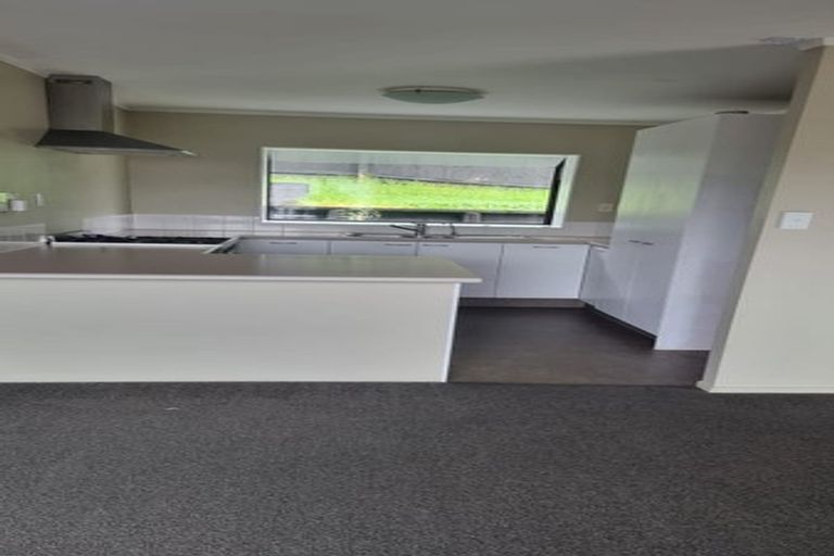 Photo of property in 6 Sherpa Place, Massey, Auckland, 0614