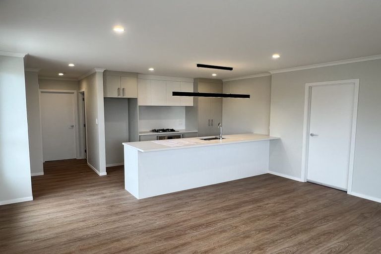 Photo of property in 16 Waruhia Crescent, Rototuna North, 3281