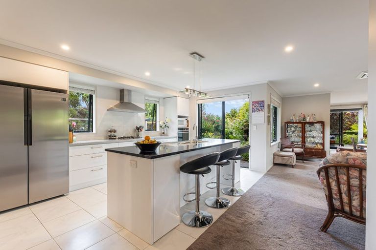 Photo of property in 24 Hooton Drive, Kumeu, 0810
