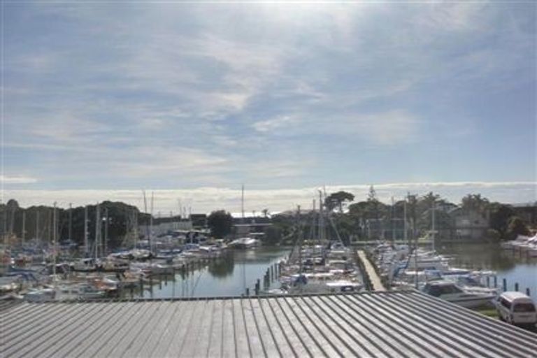 Photo of property in 3/12 Inga Road, Milford, Auckland, 0620