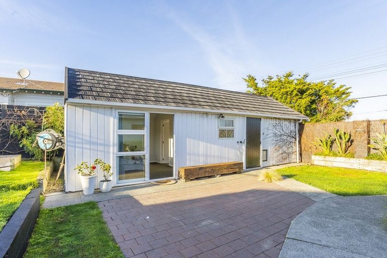 Photo of property in 301 Te Moana Road, Waikanae, 5036