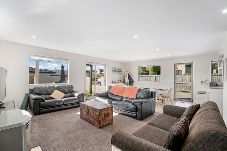 Photo of property in 17a Mataraki Place, Wanaka, 9305