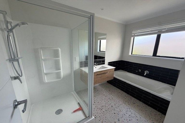 Photo of property in 38 Kiritiana Close, Pyes Pa, Tauranga, 3112