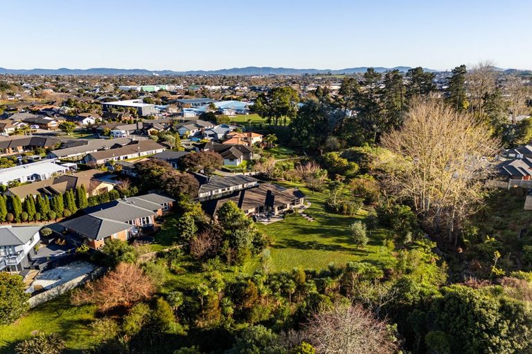Photo of property in 14 Cabernet Close, Rototuna, Hamilton, 3210
