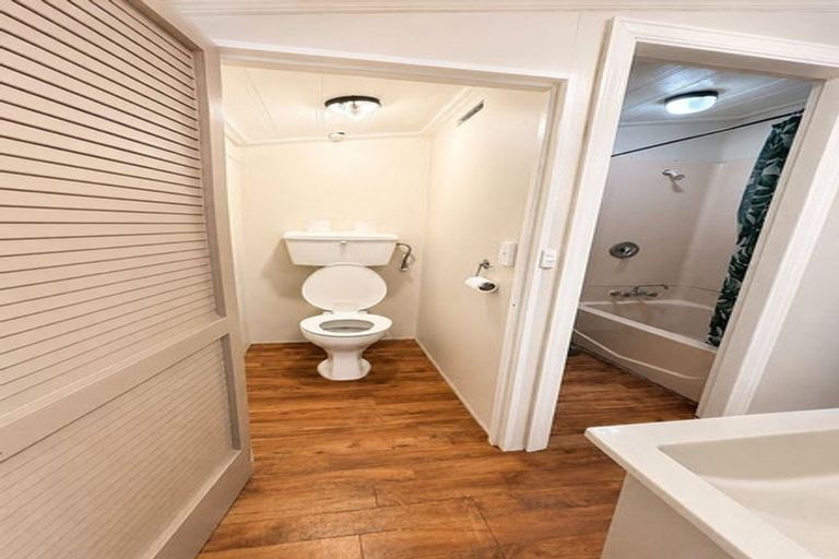 Photo of property in 67 Memorial Avenue, Ilam, Christchurch, 8053