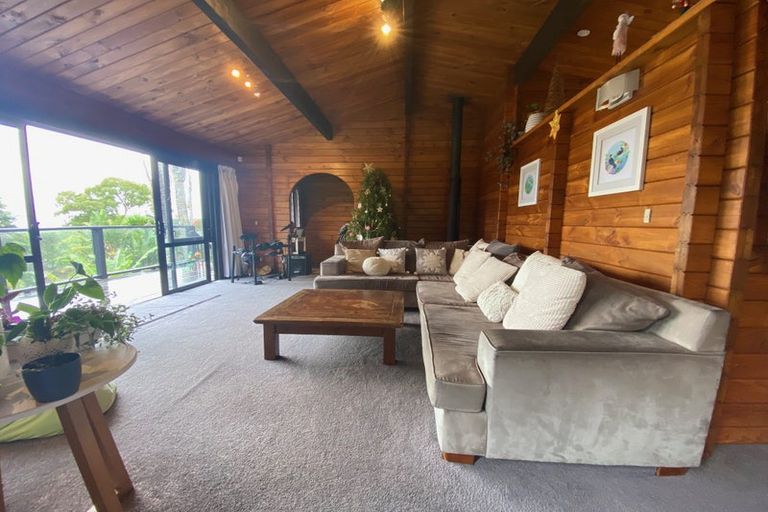 Photo of property in 18 Laingfield Terrace, Laingholm, Auckland, 0604