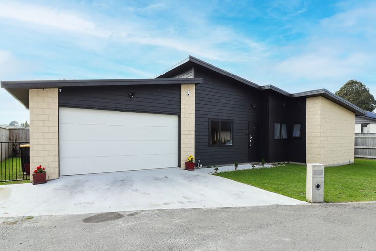 Photo of property in 4 Devon Lane, Carterton, 5713