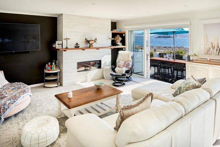 Photo of property in 147 Marine Parade, Eastbourne, Lower Hutt, 5013