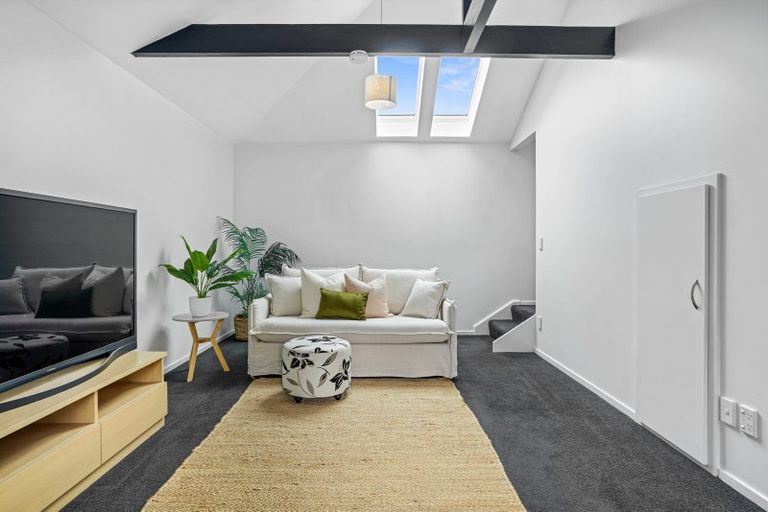 Photo of property in 222 Edgeware Road, Edgeware, Christchurch, 8013