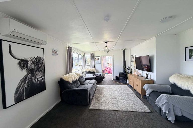 Photo of property in 21 Burgess Street, Green Island, Dunedin, 9018