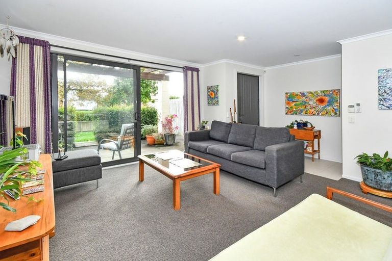 Photo of property in 47 Popokatea Drive, Takanini, 2112
