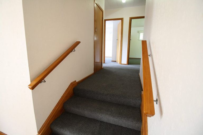 Photo of property in 10 Kamla Way, Khandallah, Wellington, 6035