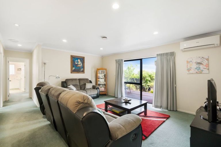 Photo of property in 320 Hill Road, The Gardens, Auckland, 2105