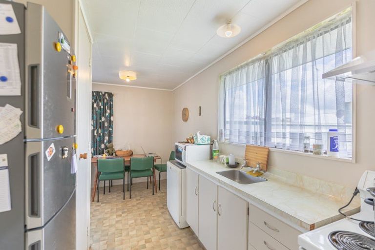 Photo of property in 1 Latham Stubbs Crescent, Waipawa, 4210